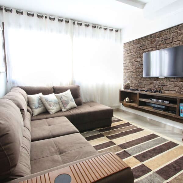 kamen_zrubovy_hnedy_interier_1b Lodge