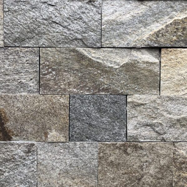 GNEISS VÁGOTT